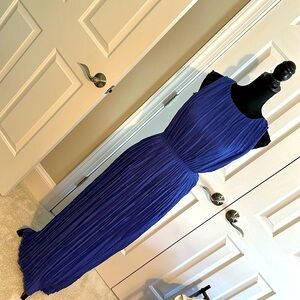 Beautiful pleated tanzanite blue Banana Republic dress
